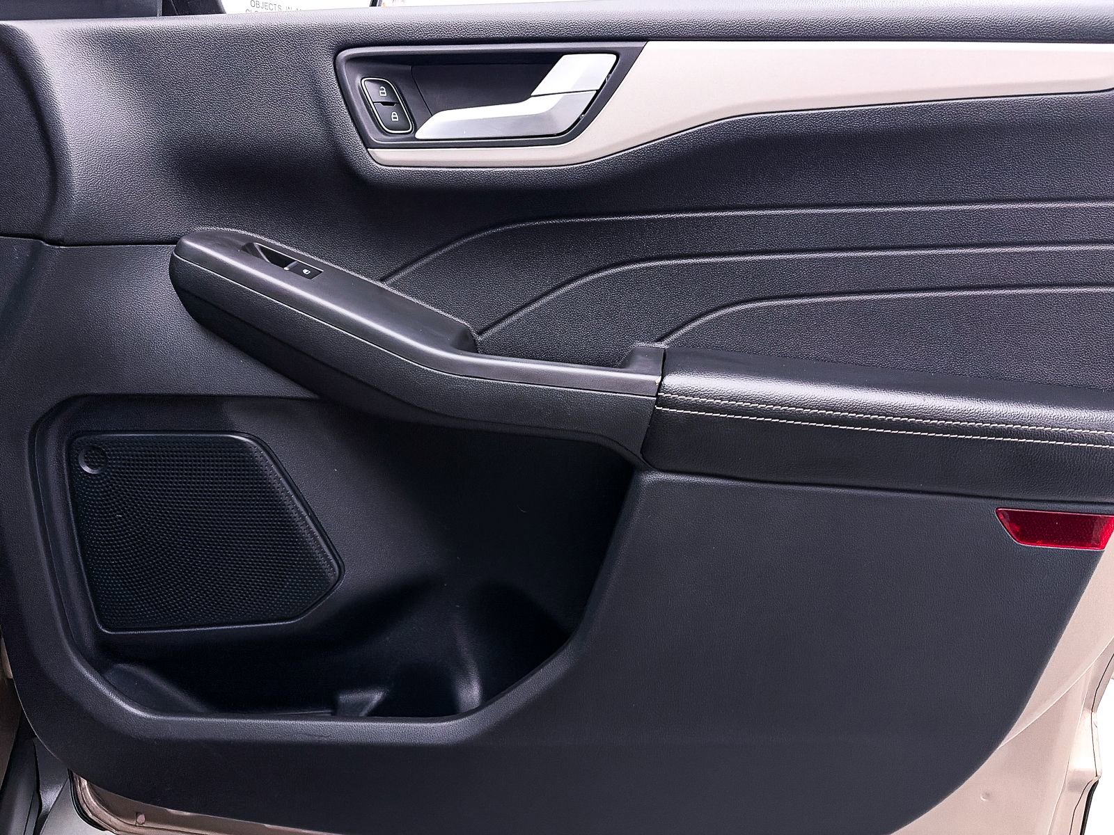 Used 2021 Ford Escape SE image 35