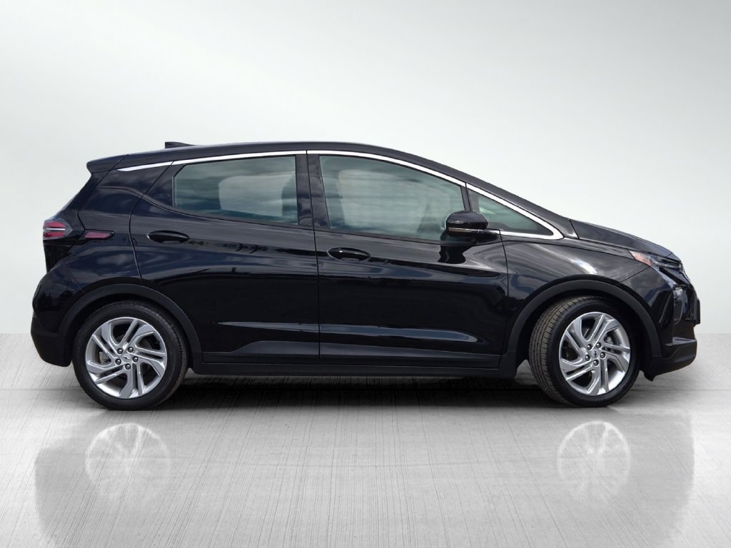 Used 2022 Chevrolet Bolt LT FWD image 4