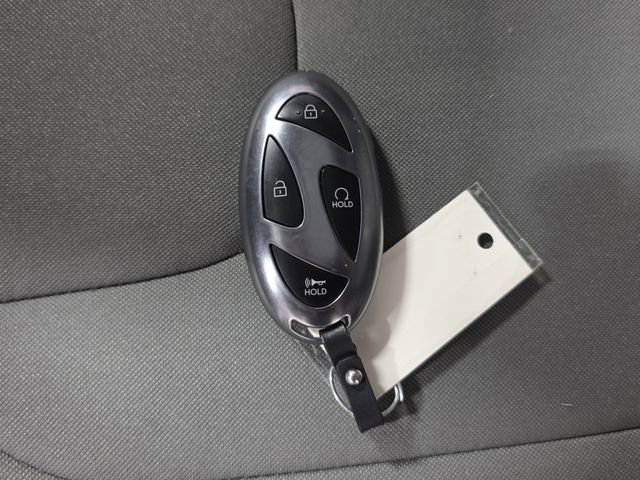 Certified 2025 Hyundai Elantra SEL image 28