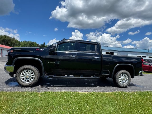 Used 2024 Chevrolet Silverado 2500 LTZ w/ LTZ Plus Package AWD/4WD image 3