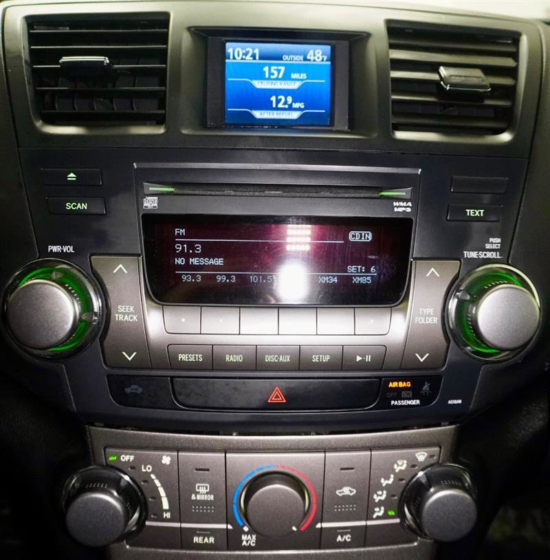 Used 2011 Toyota Highlander SE w/ Tow Pkg AWD/4WD image 16