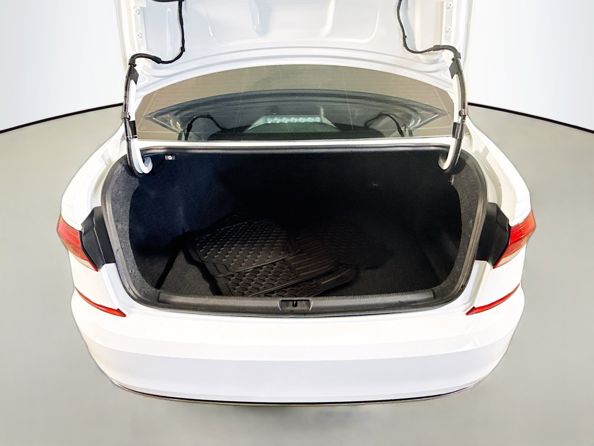 Used 2020 Volkswagen Passat 2.0T SE image 35