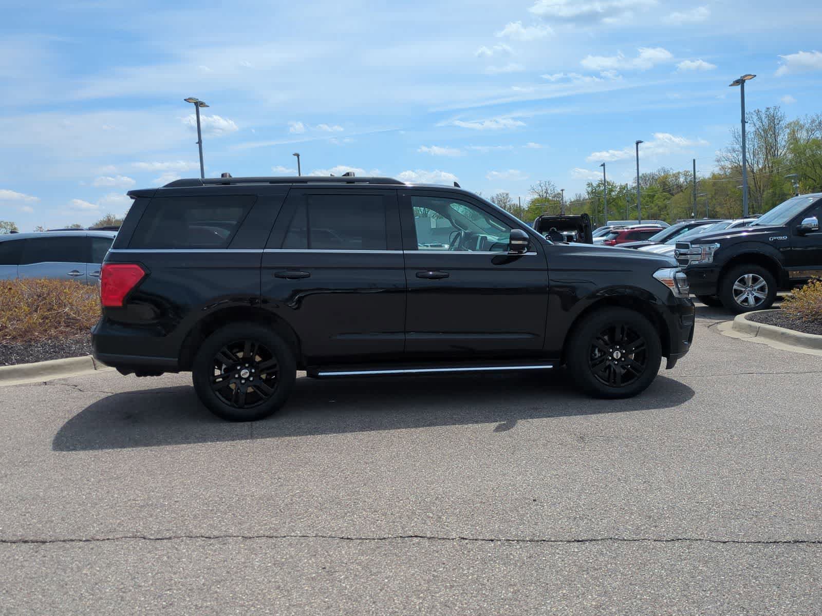 Used 2022 Ford Expedition XLT AWD/4WD image 9