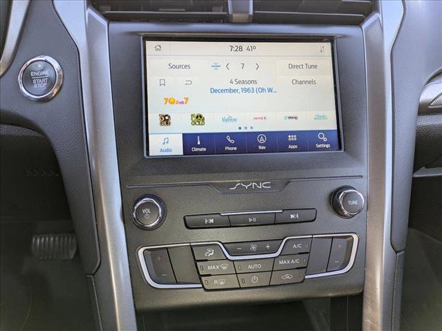 Used 2020 Ford Fusion SE FWD image 12