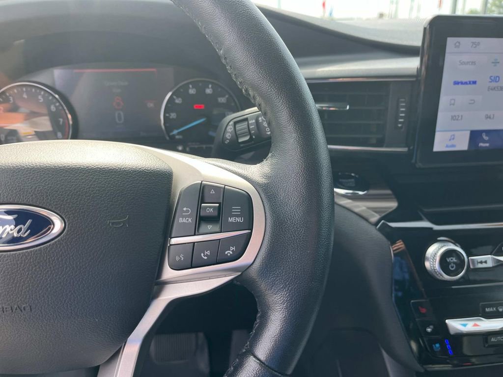 Used 2022 Ford Explorer Limited image 18