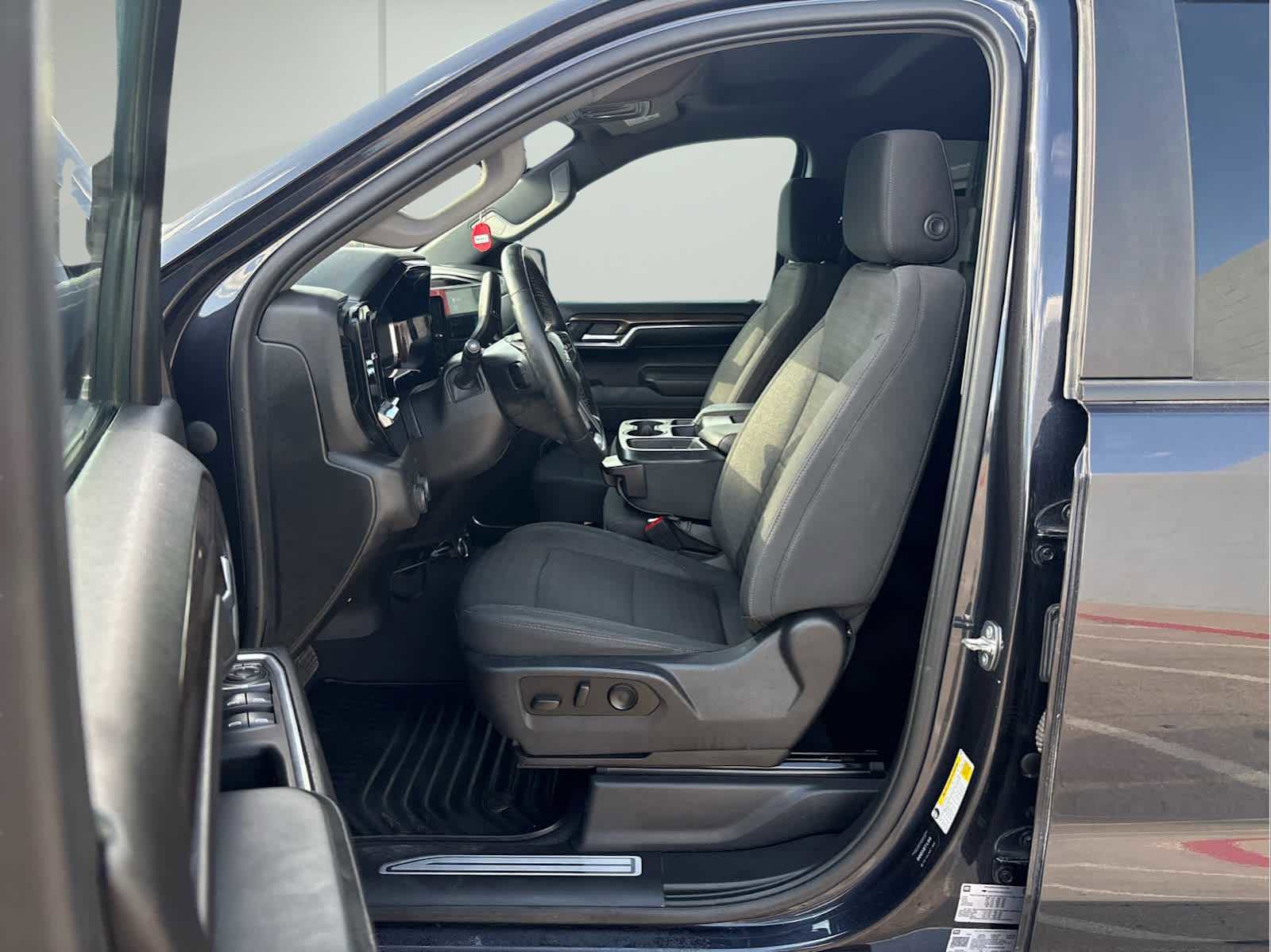 Used 2023 Chevrolet Silverado 1500 LT RWD image 11