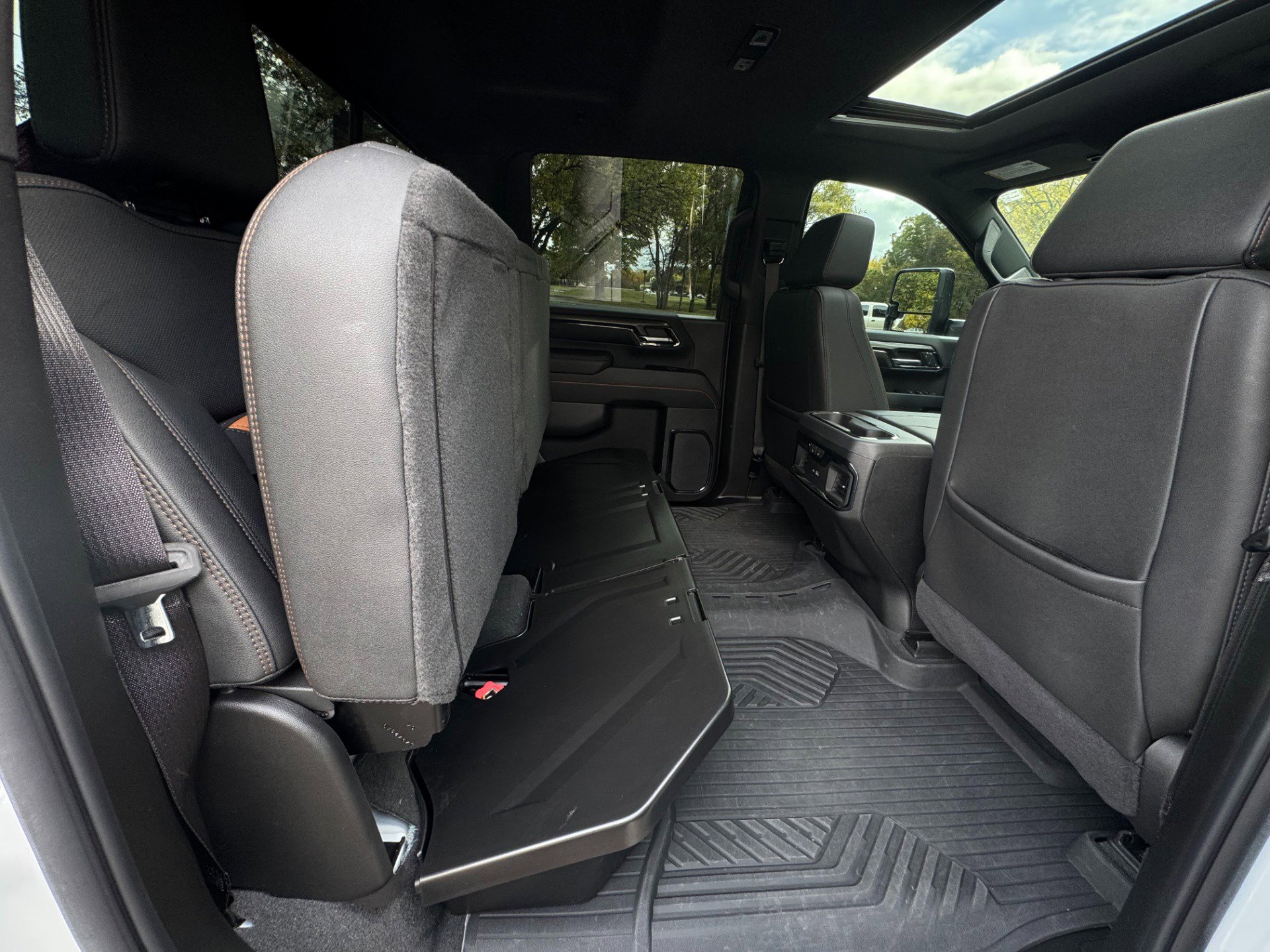 Used 2024 GMC Sierra 2500 AT4 w/ AT4 Preferred Package image 43