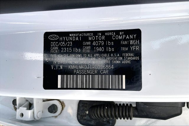 Used 2024 Hyundai Elantra Blue FWD image 14