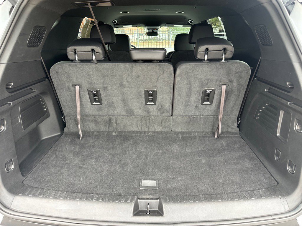 Used 2025 Chevrolet Traverse LT image 11