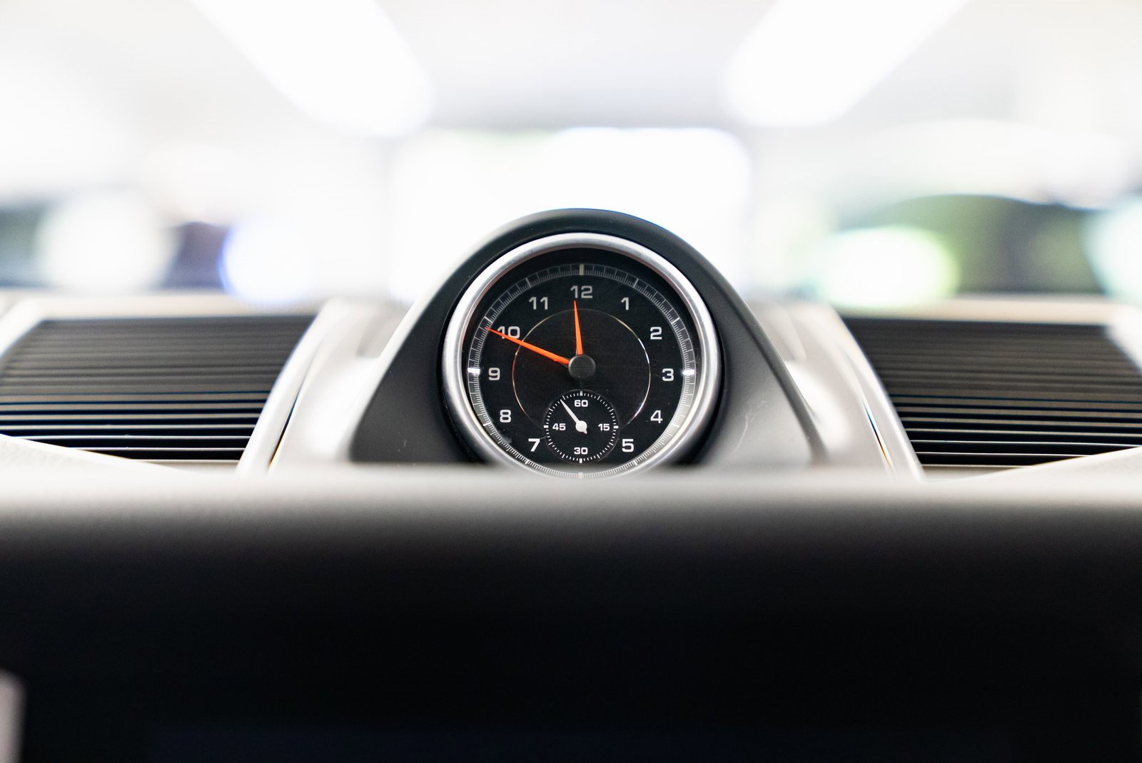 Used 2018 Porsche Macan w/ Premium Package Plus image 14