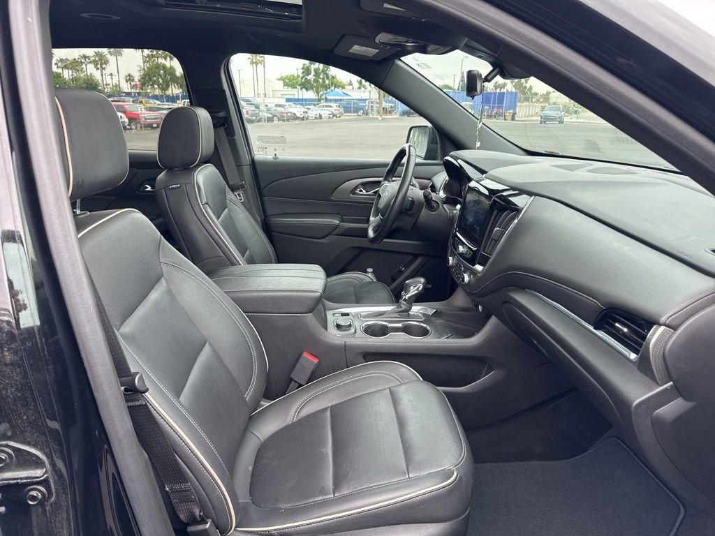 Certified 2023 Chevrolet Traverse Premier w/ Redline Edition FWD image 12