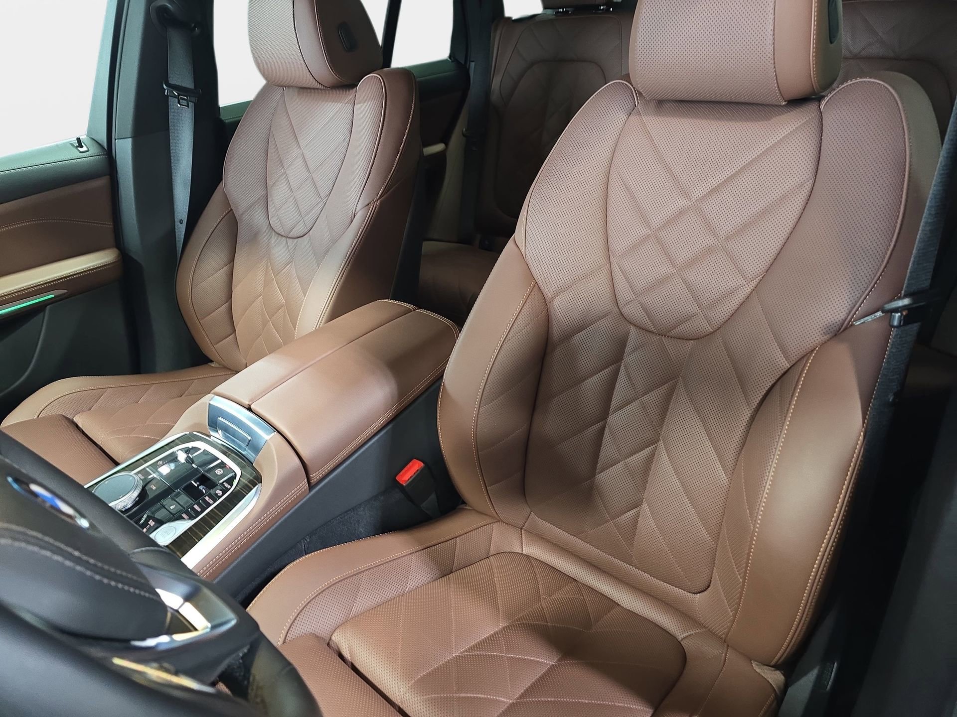 Used 2025 BMW X5 xDrive50e w/ Parking Assistance Package image 15