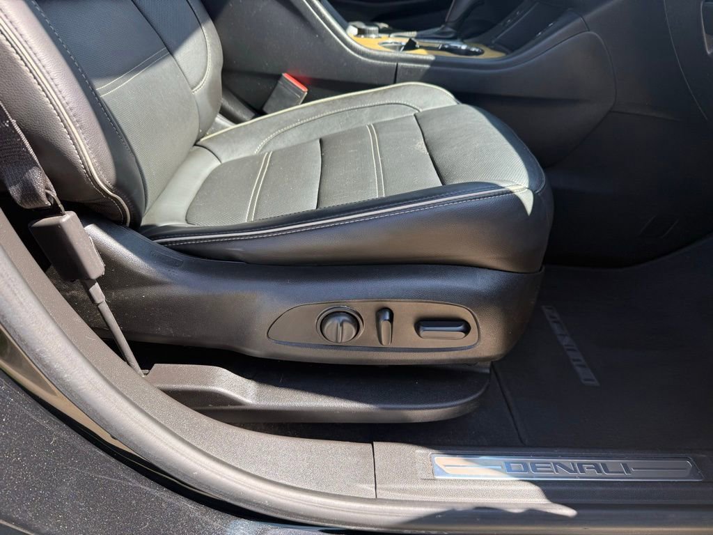 Used 2017 GMC Acadia Denali image 25