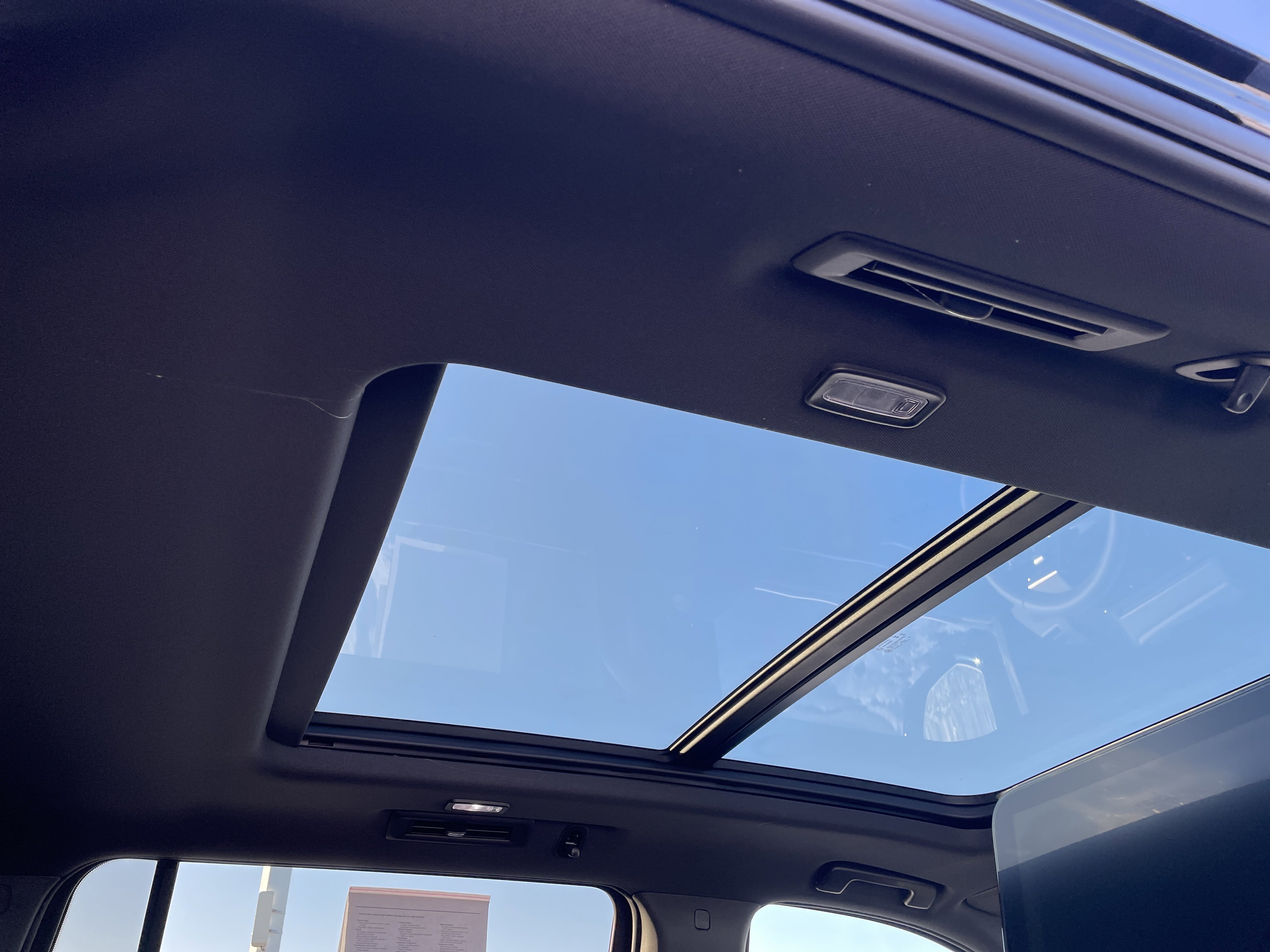 Certified 2025 Chevrolet Suburban High Country image 33