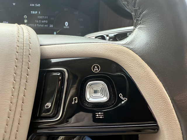Used 2023 Lincoln Aviator Reserve w/ Equipment Group 201A AWD/4WD image 28