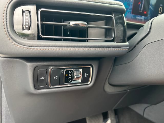 Used 2025 Lincoln Aviator Reserve w/ Equipment Group 201A AWD/4WD image 39