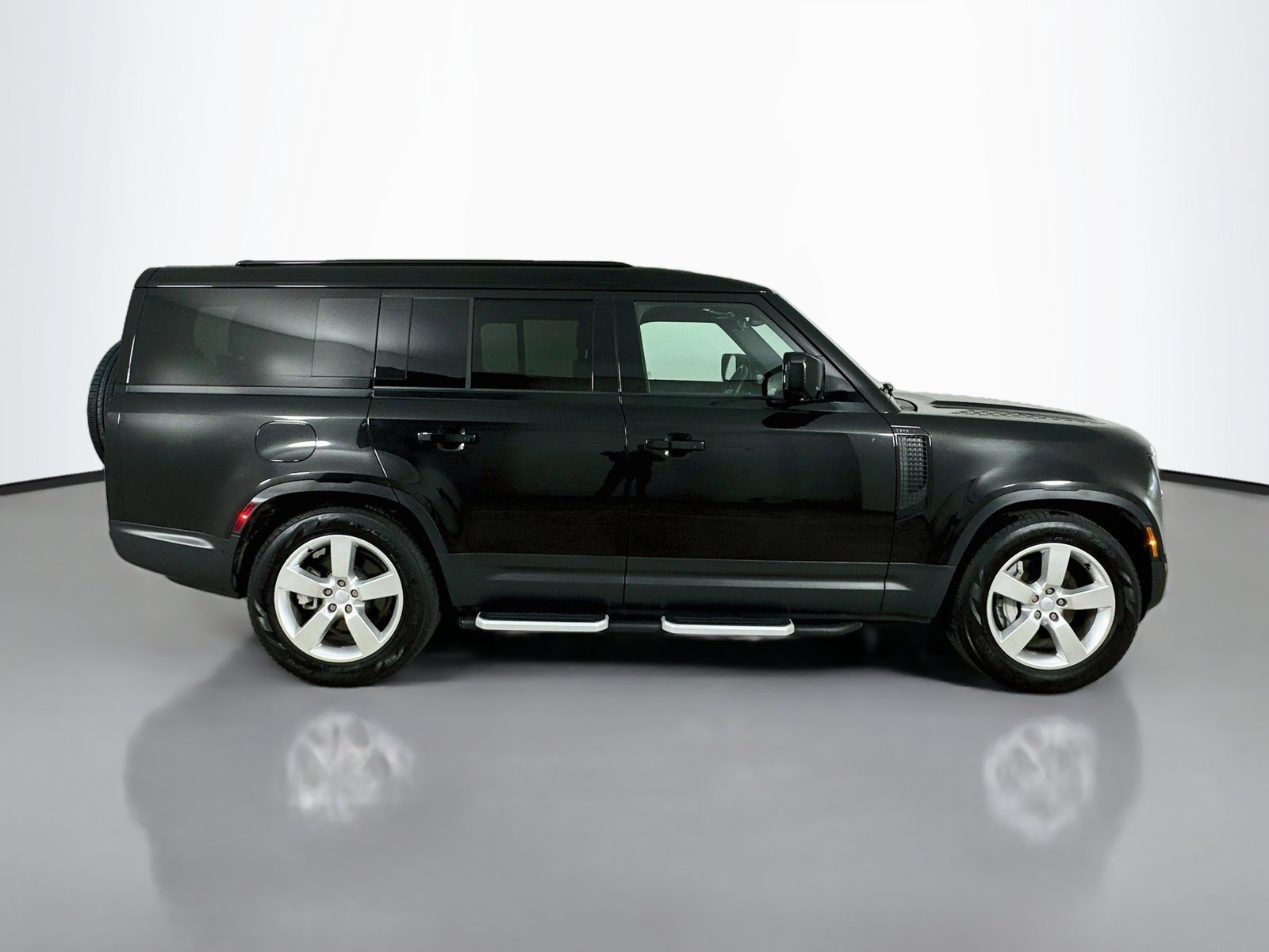 Used 2024 Land Rover Defender 130 S AWD/4WD image 4