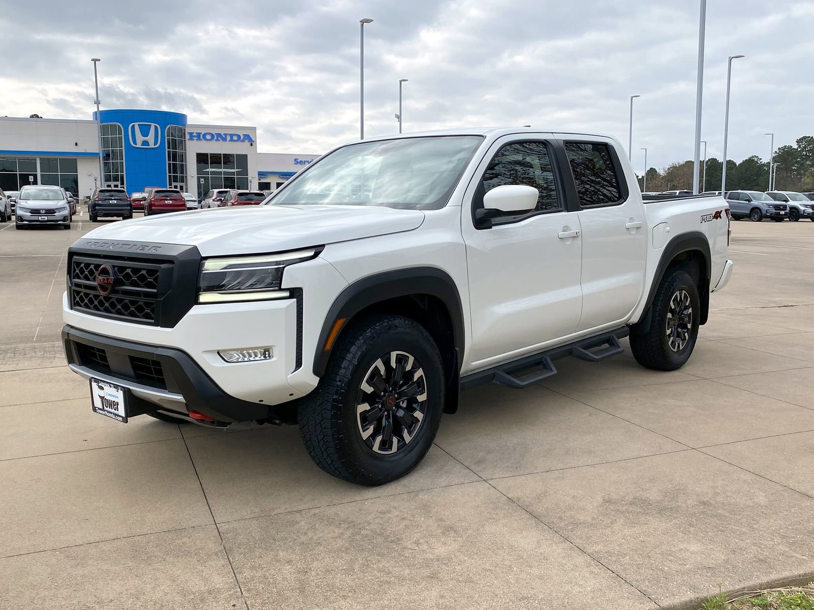 Used 2024 Nissan Frontier PRO-4X w/ Off-Road Protection Package image 3