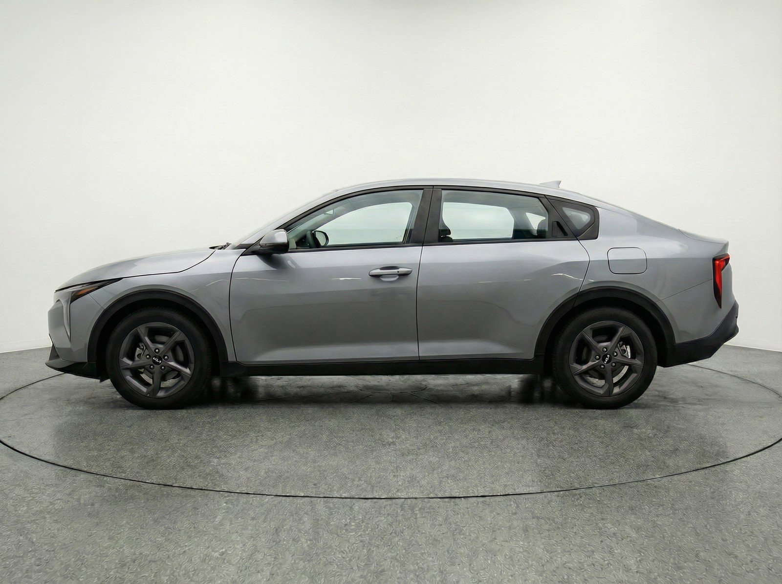 Used 2025 Kia K4 LXS image 5