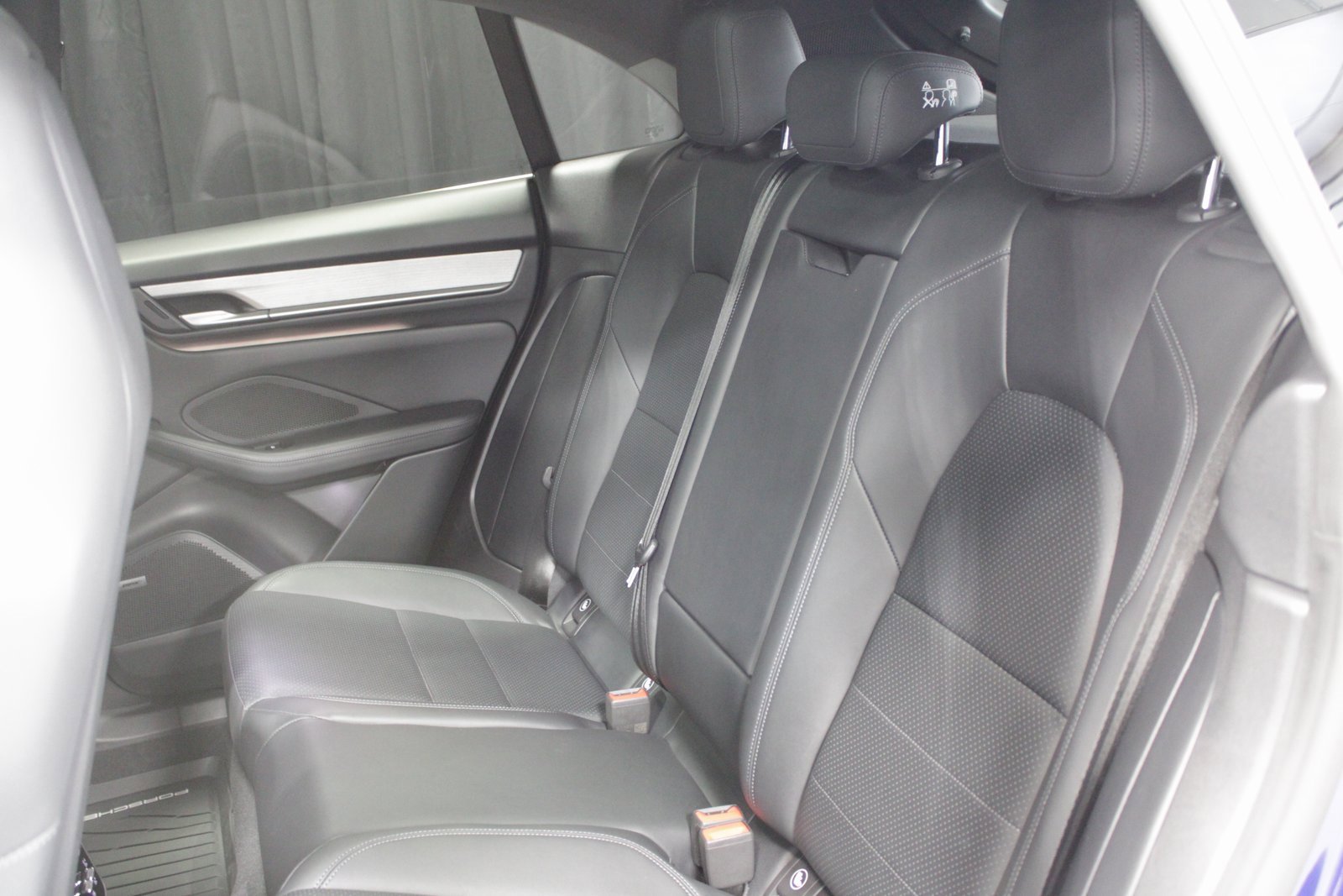 Certified 2024 Porsche Macan 4 Electric image 19