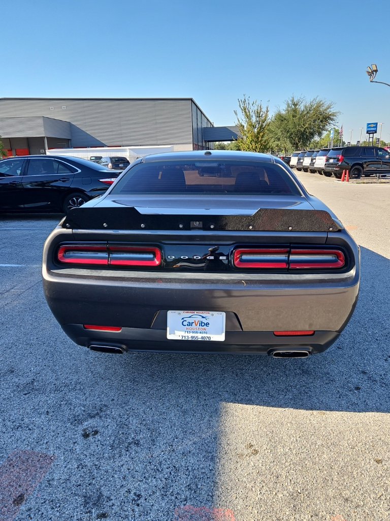 Used 2019 Dodge Challenger SXT RWD image 6