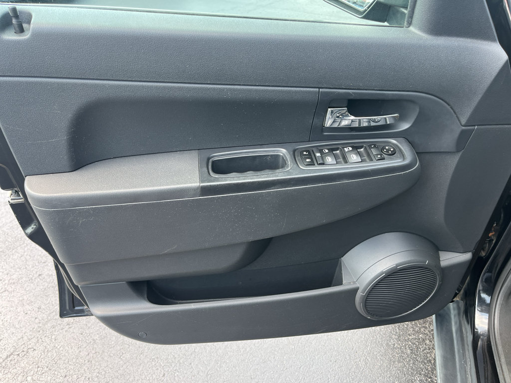 Used 2012 Jeep Liberty Sport AWD/4WD image 11