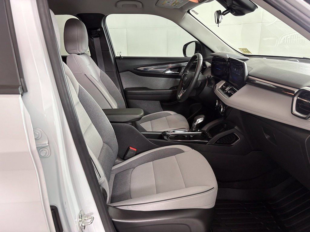 Used 2026 Chevrolet TrailBlazer LT w/ Midnight Edition AWD/4WD image 41