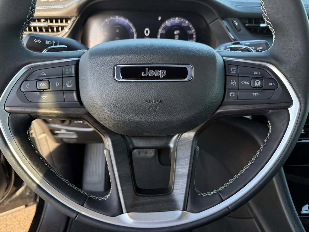 New 2026 Jeep Grand Cherokee Altitude image 27