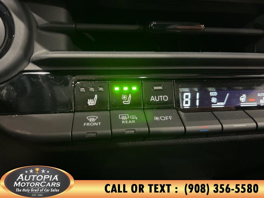 Used 2025 Toyota Crown Signia AWD/4WD image 37