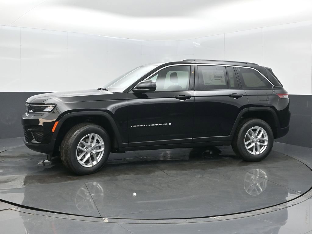 New 2026 Jeep Grand Cherokee Laredo image 4