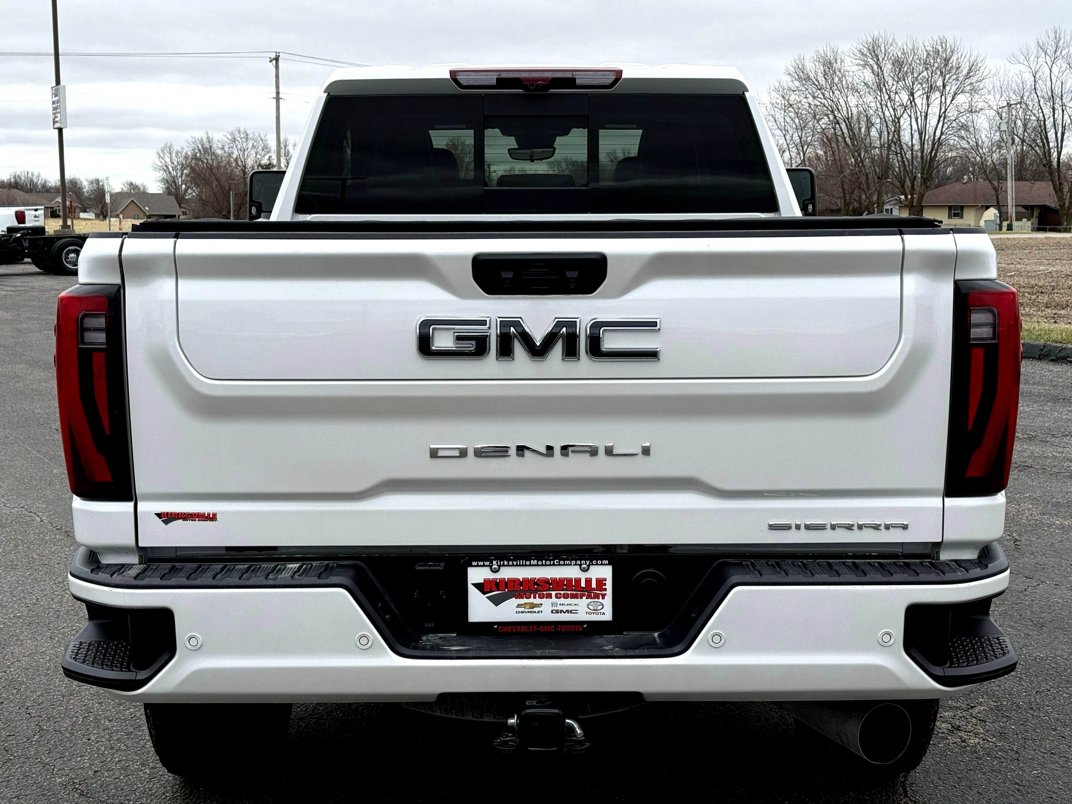 Used 2025 GMC Sierra 2500 Denali Ultimate image 4