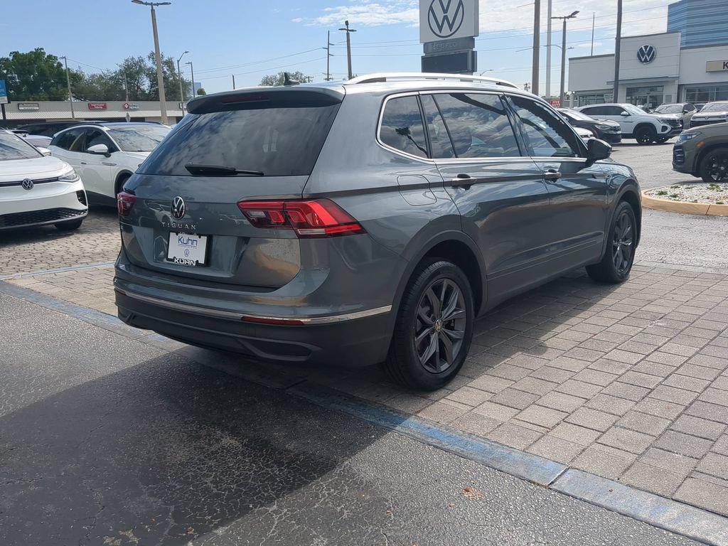 Used 2022 Volkswagen Tiguan SE FWD image 4