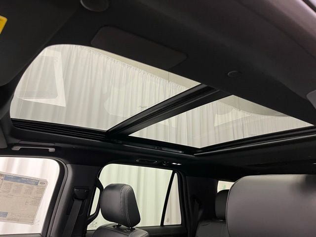 New 2025 Ford Expedition Max Platinum w/ Stealth Performance Package AWD/4WD image 14