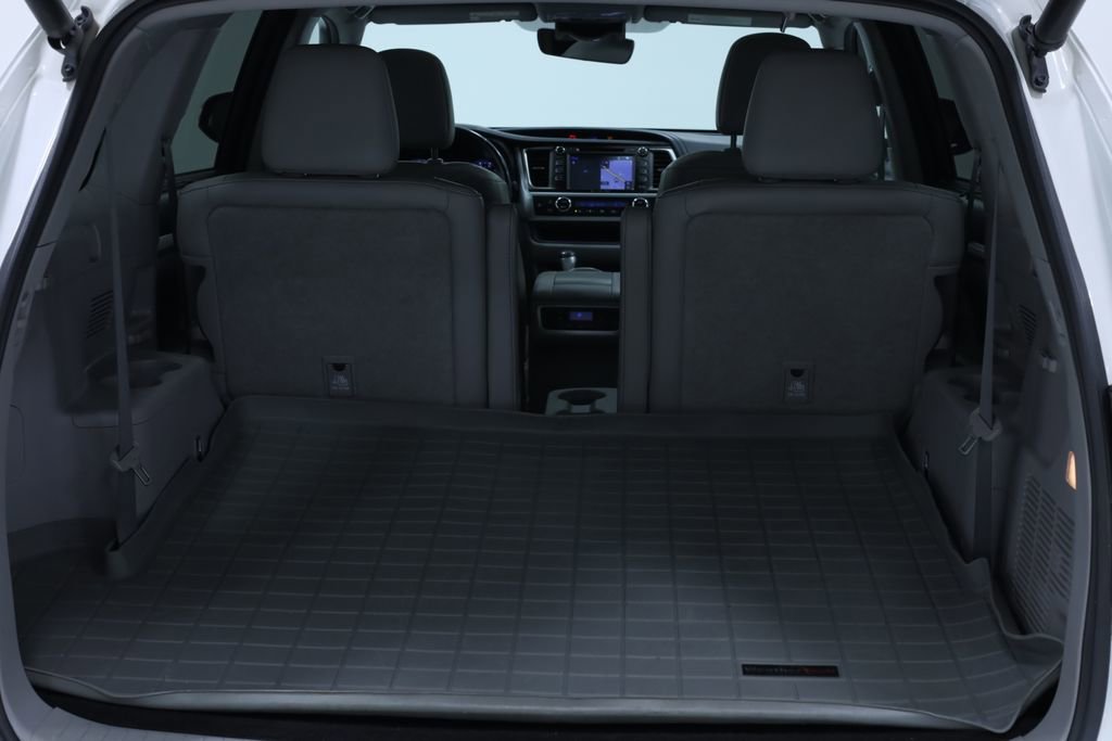 Used 2017 Toyota Highlander XLE image 10