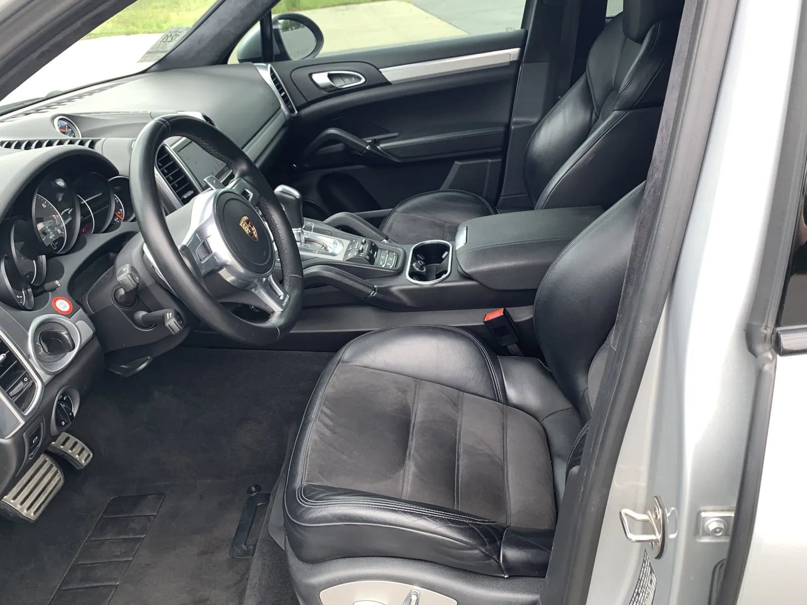 Used 2013 Porsche Cayenne GTS image 17