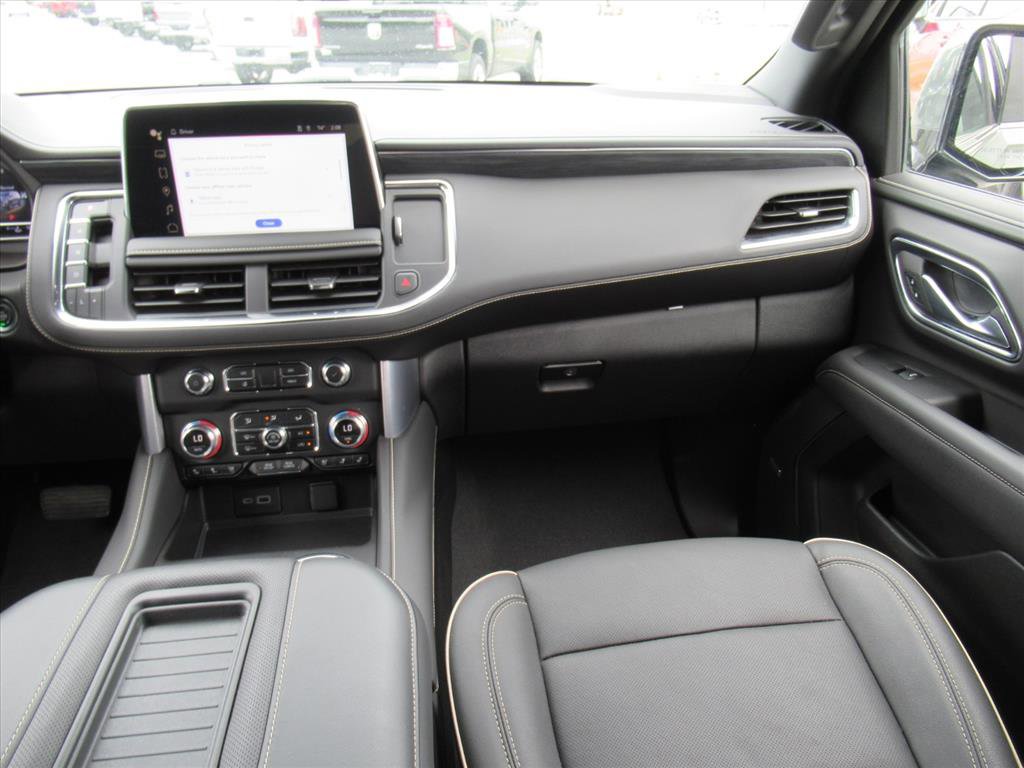 Used 2024 GMC Yukon XL SLT w/ SLT Premium Package image 14