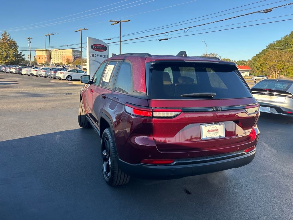 Used 2025 Jeep Grand Cherokee Limited w/ Black Appearance Package image 3