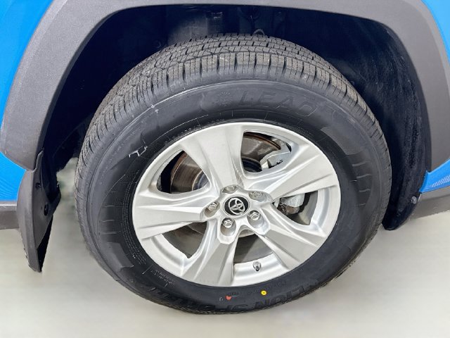 Used 2019 Toyota RAV4 XLE w/ Convenience Package FWD image 31