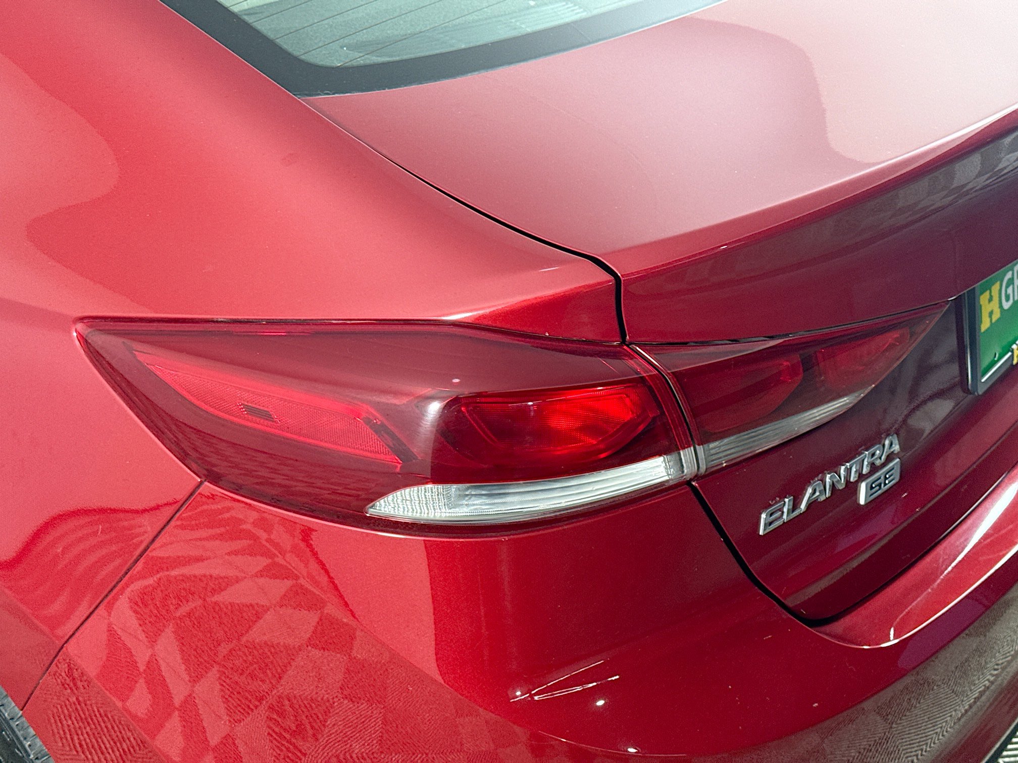 Used 2018 Hyundai Elantra SE w/ Winter Weather Package image 34