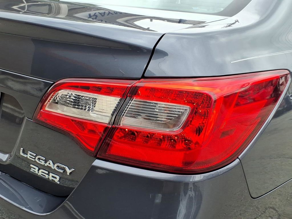 Used 2017 Subaru Legacy 3.6R Limited image 11