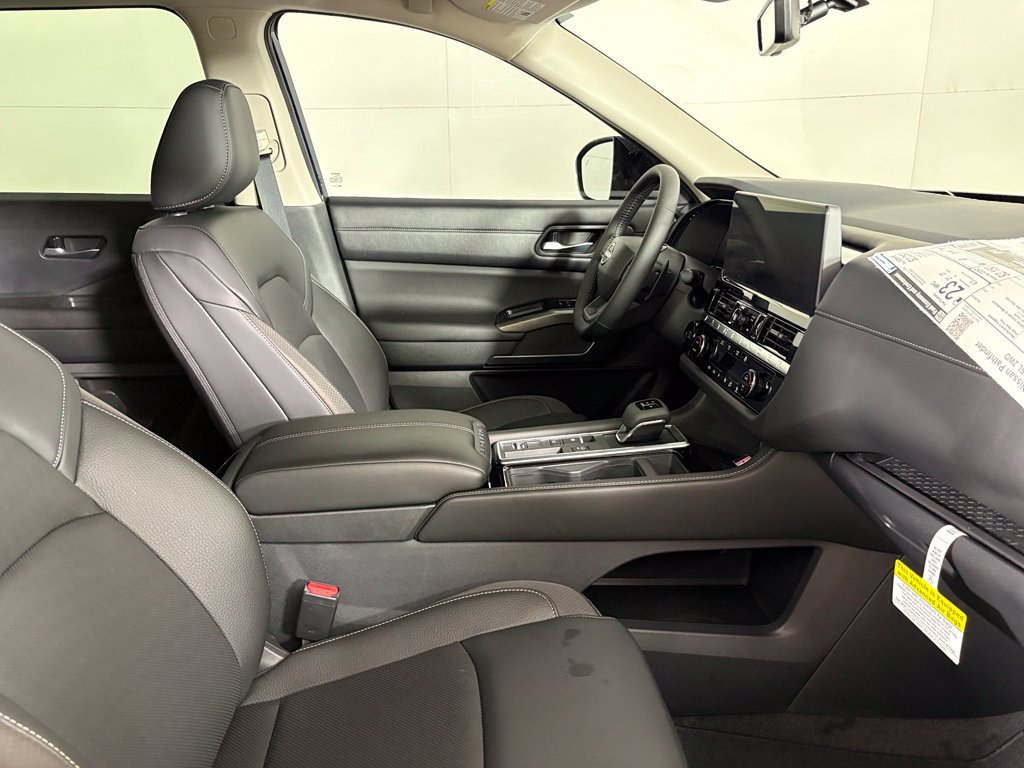 New 2026 Nissan Pathfinder SL FWD image 14