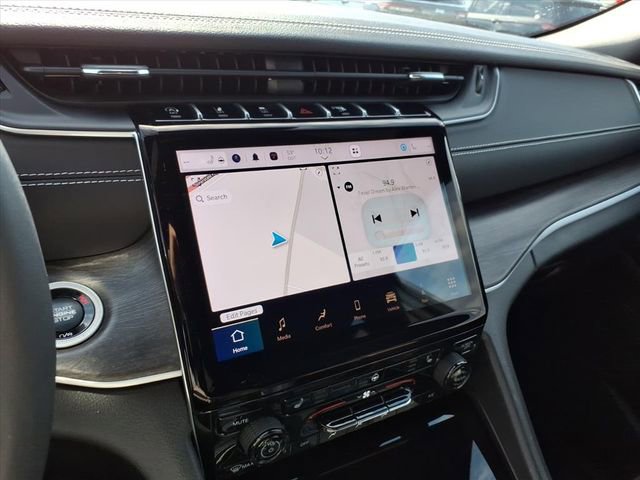 Used 2024 Jeep Grand Cherokee Limited image 18