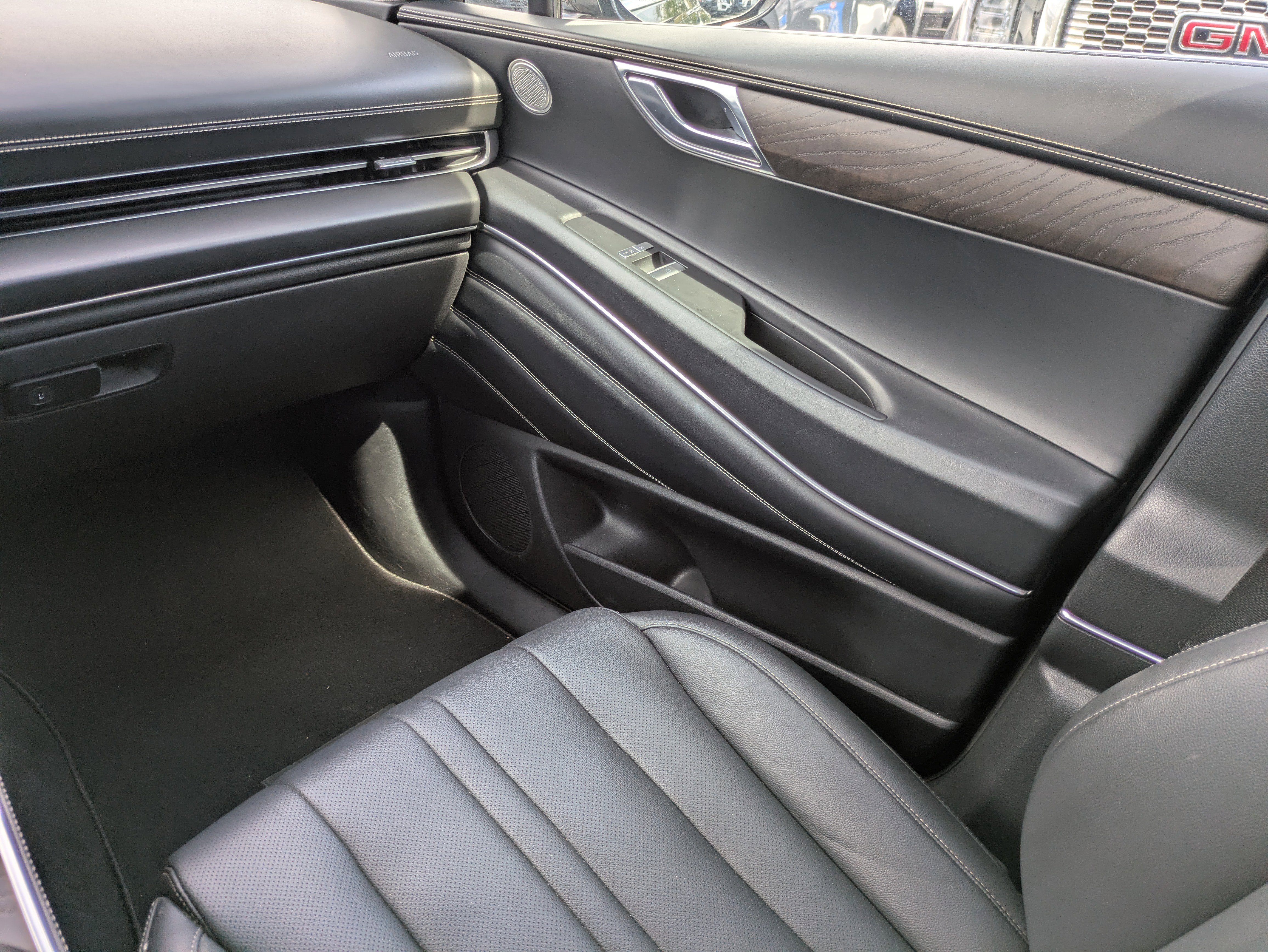 Used 2021 Genesis G70 2.0T w/ Prestige Package image 10