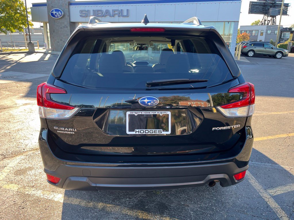 Used 2020 Subaru Forester Premium AWD/4WD image 4