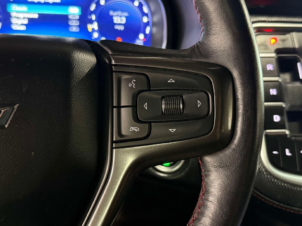 Used 2022 Chevrolet Suburban RST w/ Luxury Package RWD image 30