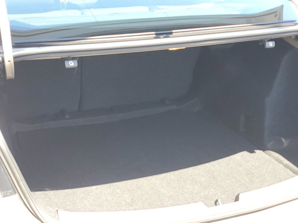 Used 2025 Chevrolet Malibu LT FWD image 32
