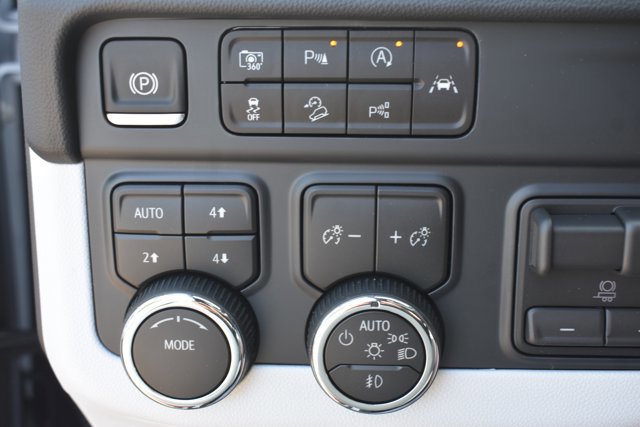 New 2026 Chevrolet Suburban Premier w/ Sun And Tow Package image 31