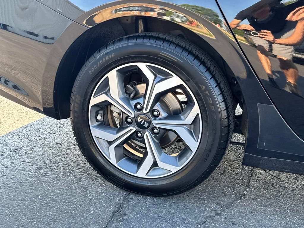 Used 2021 Kia Forte LXS FWD image 10