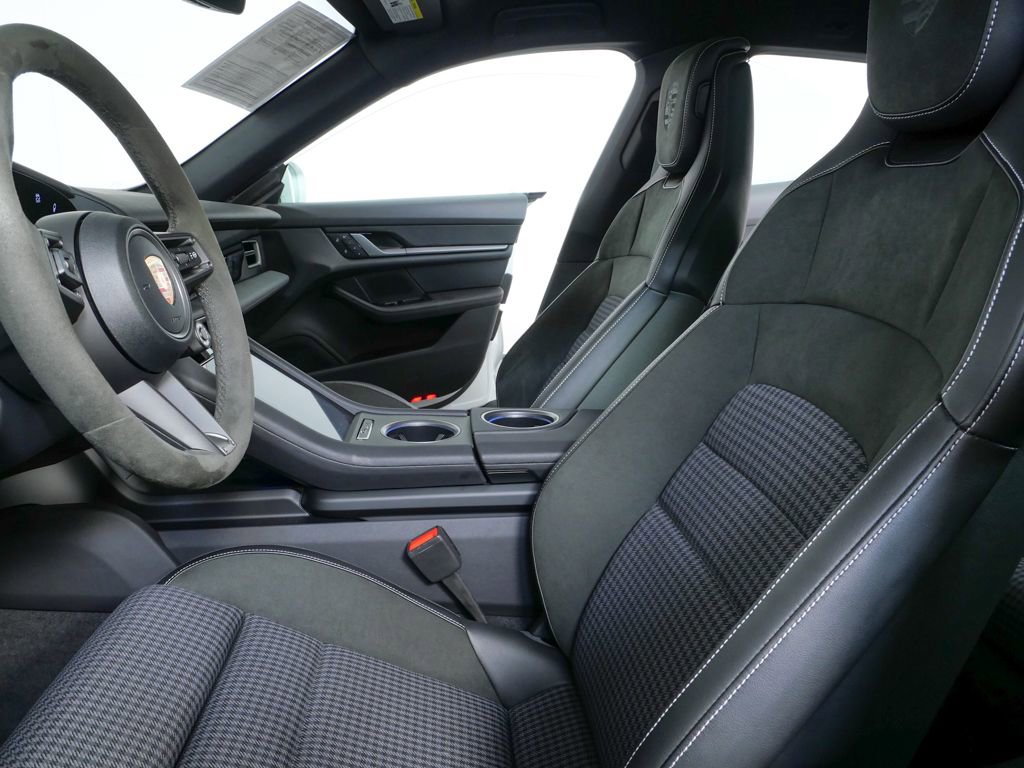 Certified 2025 Porsche Taycan 4S image 5