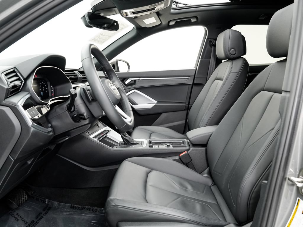 Certified 2025 Audi Q3 2.0T Premium w/ Convenience Package AWD/4WD image 6